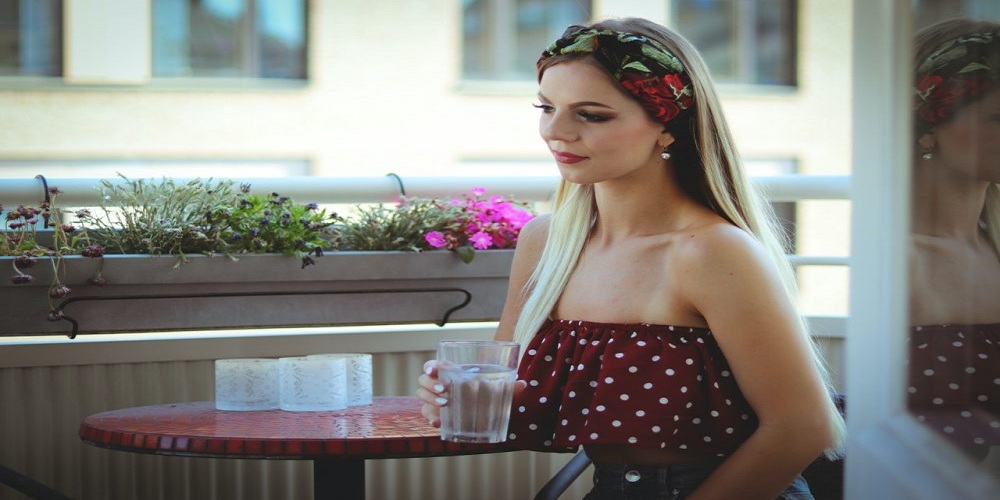 Why Must You Try A Headband Wig?